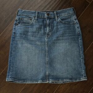J Crew classic Denim Skirt in Light Sky Wash | Size 2 | Measurements in Desc.